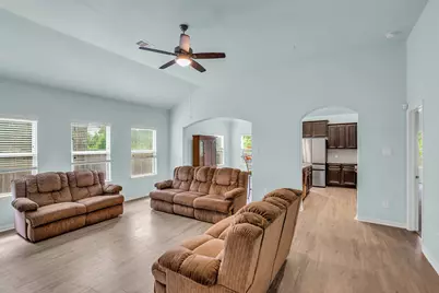 15031 Meadow Glen N, Conroe, TX 77306 - Photo 2