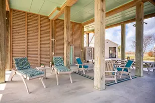 1009 N Monkhouse Dr, Crystal Beach, TX 77650 - Photo 42