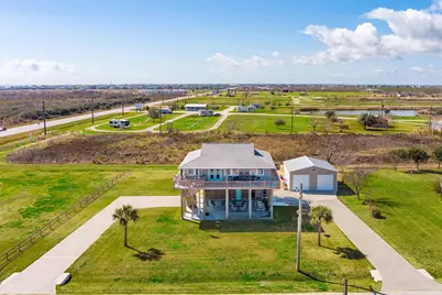 1009 N Monkhouse Drive, Crystal Beach, TX 77650 - Photo 2
