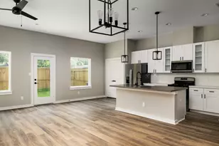 417 Stonework Oaks Ln, Houston, TX 77076 - Photo 4