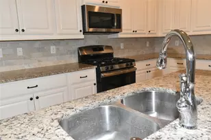 29027 Crystal Rose Ln, Fulshear, TX 77441 - Photo 4