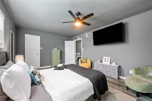 3218 Ave Q 1/2, Galveston, TX 77550 - Photo 16