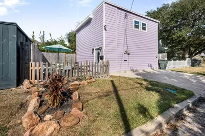 3218 Avenue Q 1/2, Galveston, TX 77550 - Photo 4