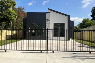 944 Lucky St, Houston, TX 77088 - Photo 2