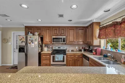 1505 Missouri Street, Baytown, TX 77520 - Photo 4