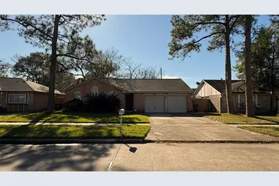 13631 Greenway Drive, Sugar Land, TX 77498 - Photo 2
