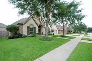 13615 Becket Bluff Ct, Pearland, TX 77584 - Photo 2