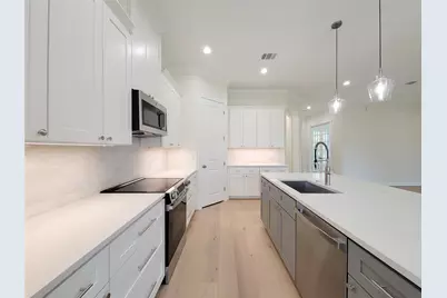 10308 Lakewood Drive, Conroe, TX 77385 - Photo 14