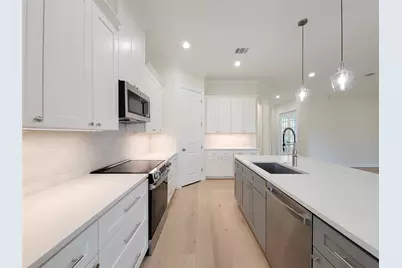 10308 Lakewood Drive, Conroe, TX 77385 - Photo 14