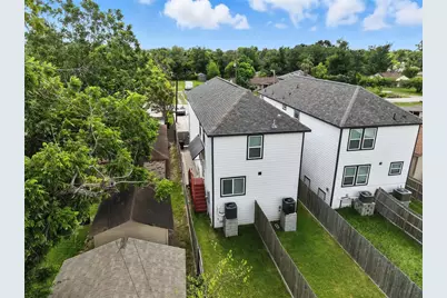 4112 Majestic Street #AB, Houston, TX 77026 - Photo 32
