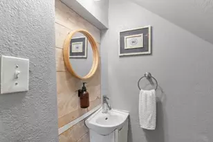 3905 Avenue L, Galveston, TX 77550 - Photo 10