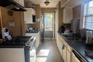 2011 Mary Moody Northen Blvd, Galveston, TX 77551 - Photo 8