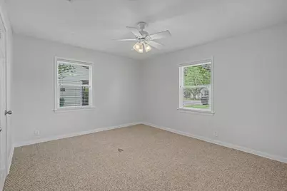 413 Farrer Street, Angleton, TX 77515 - Photo 32