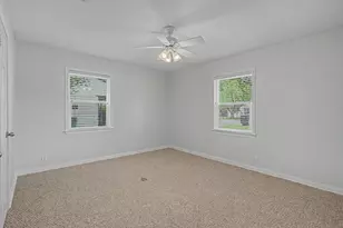 413 Farrer St, Angleton, TX 77515 - Photo 32