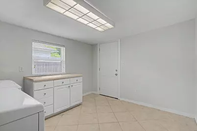 413 Farrer Street, Angleton, TX 77515 - Photo 20