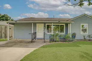 413 Farrer St, Angleton, TX 77515 - Photo 1