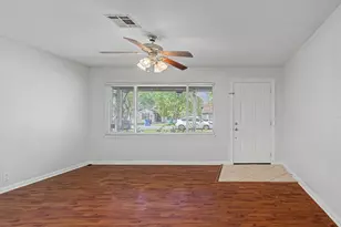 413 Farrer St, Angleton, TX 77515 - Photo 8