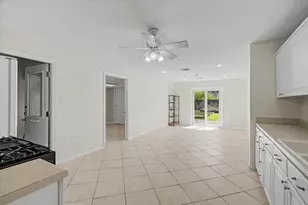 413 Farrer St, Angleton, TX 77515 - Photo 10