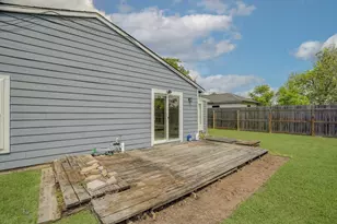 413 Farrer St, Angleton, TX 77515 - Photo 38