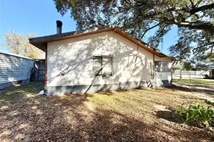509 Franzen St, Winnie, TX 77665 - Photo 20
