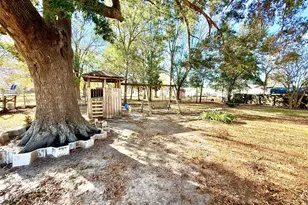 509 Franzen St, Winnie, TX 77665 - Photo 18