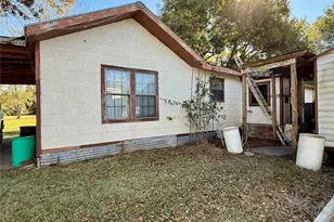 509 Franzen St, Winnie, TX 77665 - Photo 24