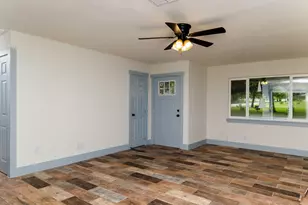 811 Matchett, Brenham, TX 77833 - Photo 2