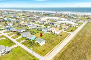 16725 Captain Bligh Rd, Jamaica Beach, TX 77554 - Photo 2