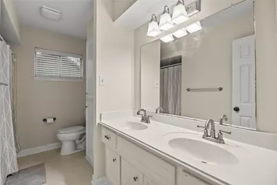 1607 Buescher Drive, Houston, TX 77043 - Photo 14