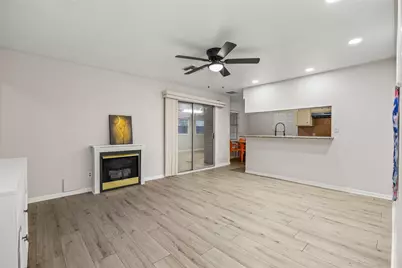 1607 Buescher Drive, Houston, TX 77043 - Photo 12