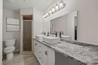 1607 Buescher Drive, Houston, TX 77043 - Photo 18