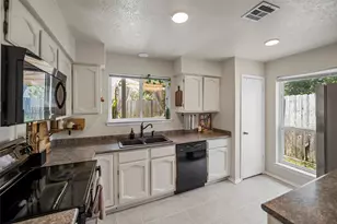 2335 Farriers Bend Dr, Friendswood, TX 77546 - Photo 22