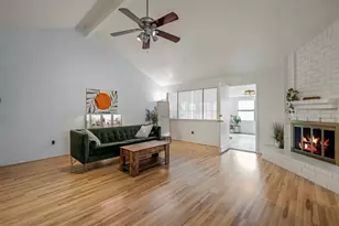 2335 Farriers Bend Dr, Friendswood, TX 77546 - Photo 6