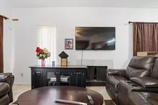 8320 Wild Rose St, Houston, TX 77083 - Photo 6