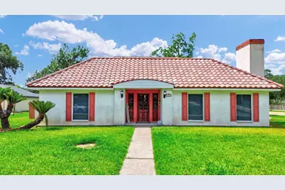 327 Live Oak Lane, Lake Jackson, TX 77566 - Photo 4
