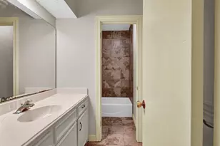 327 Live Oak Ln, Lake Jackson, TX 77566 - Photo 40
