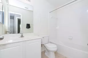 242 Drake Run Ln, Dickinson, TX 77539 - Photo 16