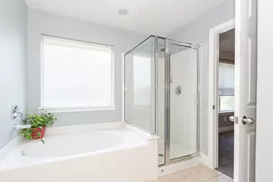 242 Drake Run Ln, Dickinson, TX 77539 - Photo 14