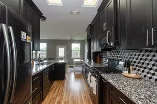 242 Drake Run Ln, Dickinson, TX 77539 - Photo 8