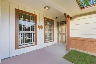 535 Edgebrook Dr, Houston, TX 77034 - Photo 4