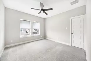 10960 Hewitt Cliff Ln, Houston, TX 77043 - Photo 26