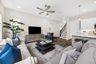 10960 Hewitt Cliff Ln, Houston, TX 77043 - Photo 6