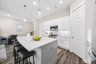 10960 Hewitt Cliff Ln, Houston, TX 77043 - Photo 12