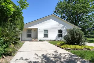 518 Moore St, Tomball, TX 77375 - Photo 2