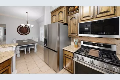 205 Madison Avenue, Clute, TX 77531 - Photo 12