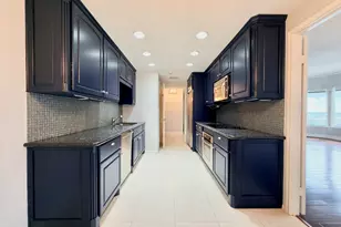 2001 Holcombe Blvd, Houston, TX 77030 - Photo 6