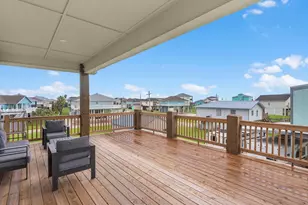 1998 Royalville Ct, Crystal Beach, TX 77650 - Photo 32