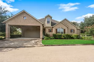 166 Hillsborough Dr W, Montgomery, TX 77356 - Photo 2