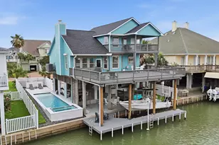 918 Short Reach Dr, Tiki Island, TX 77554 - Photo 1