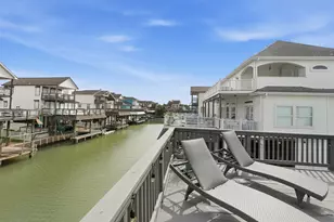 918 Short Reach Dr, Tiki Island, TX 77554 - Photo 16